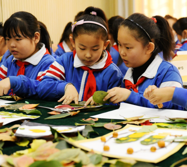 现在许多家长不用再舍近求远真金白银夯实教师根基变革的温度 现在许多家长不用再舍近求远真金白银夯实教师根基变革的温度